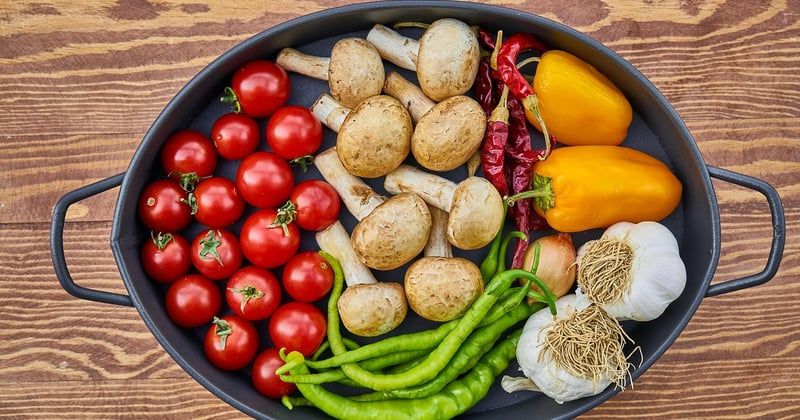 Cocotte Staub ou Le Creuset : laquelle choisir vraiment ?