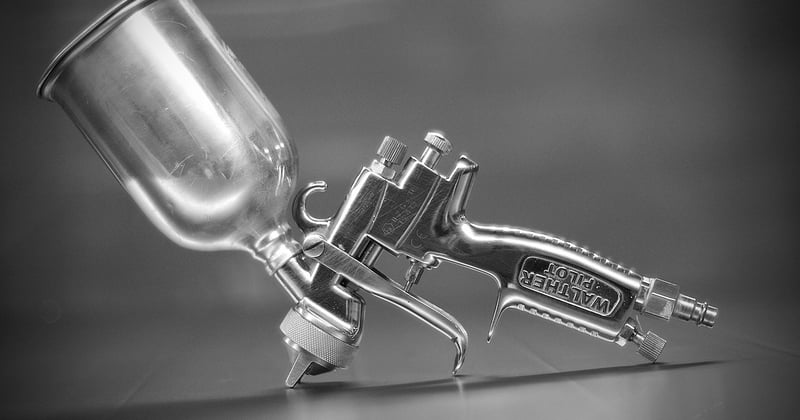 Peinture au pistolet plafond : la méthode pro pour un rendu net