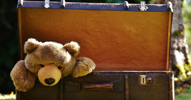 Urne de mariage valise : nos idées originales pour une touche voyage